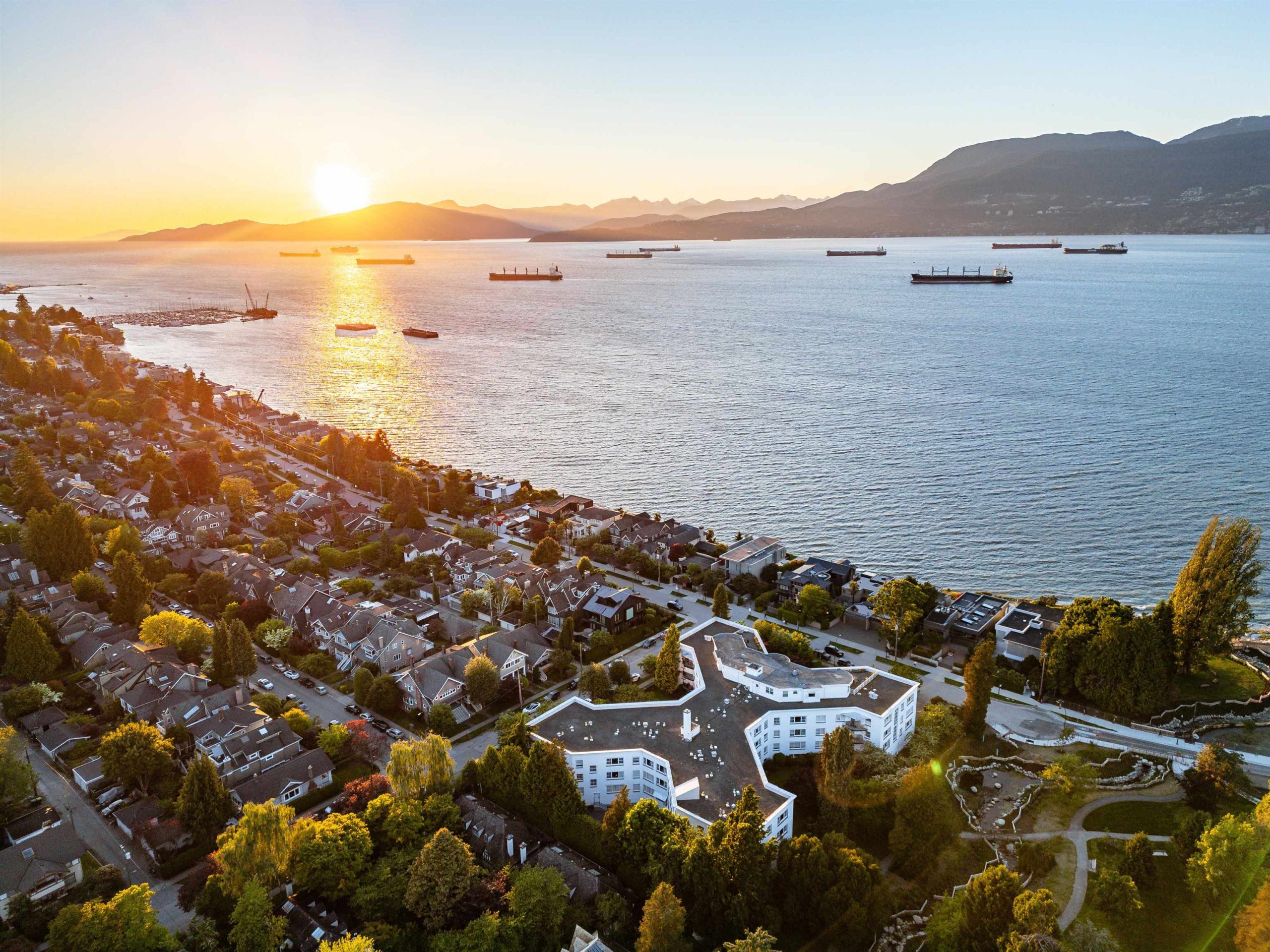 314 2890 POINT GREY ROAD - Kris Pope